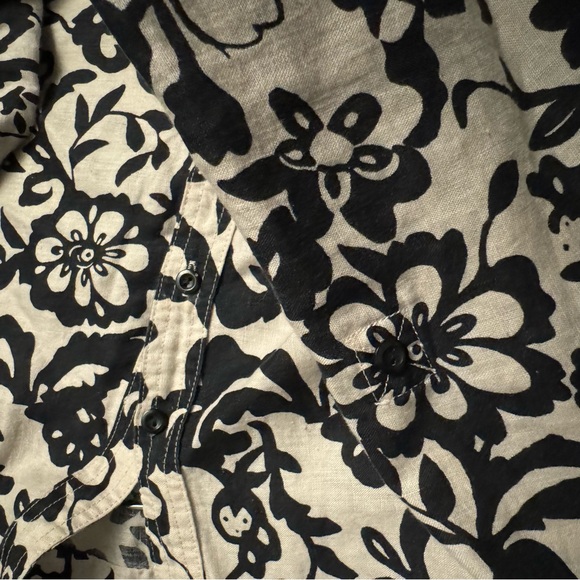 Charter Club Petites Cream & Black Floral 100% Linen Blouse Size 10P - Picture 6 of 7